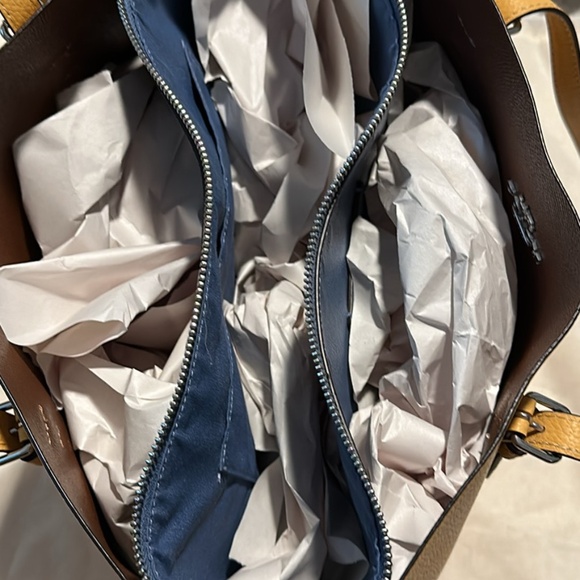 COPY - Coach Purse & Wallet - Picture 2 of 8